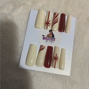 Red and Cream Nail Set